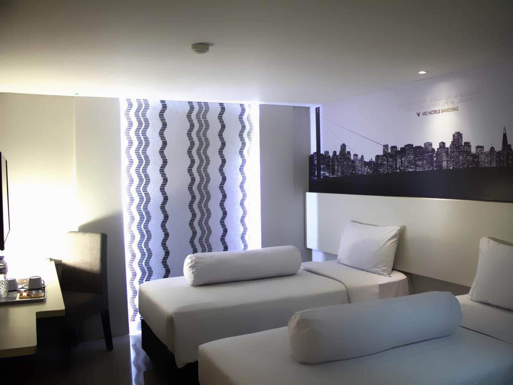Vio Hotel Veteran Bandung Exterior photo