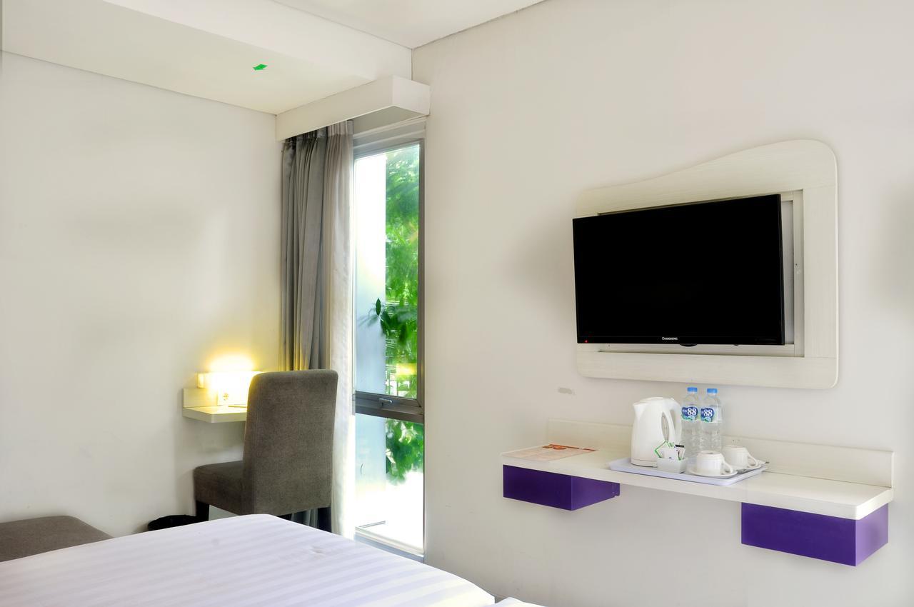 Vio Hotel Veteran Bandung Exterior photo