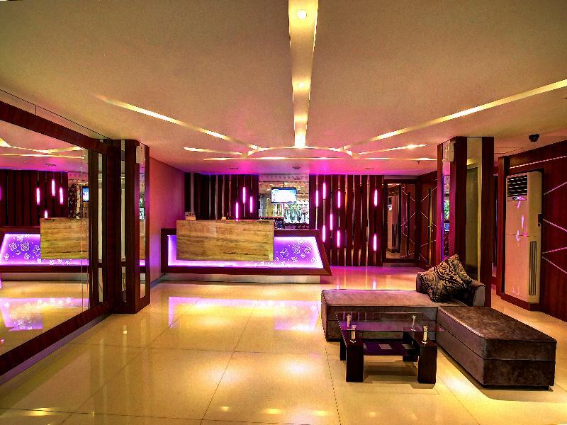 Vio Hotel Veteran Bandung Exterior photo